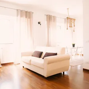 https://central-apartment-bari-70122.barihotels.org